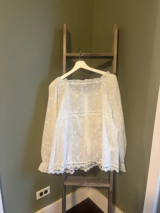 Eyelet and Lace Blouse - Picture 8 of 9